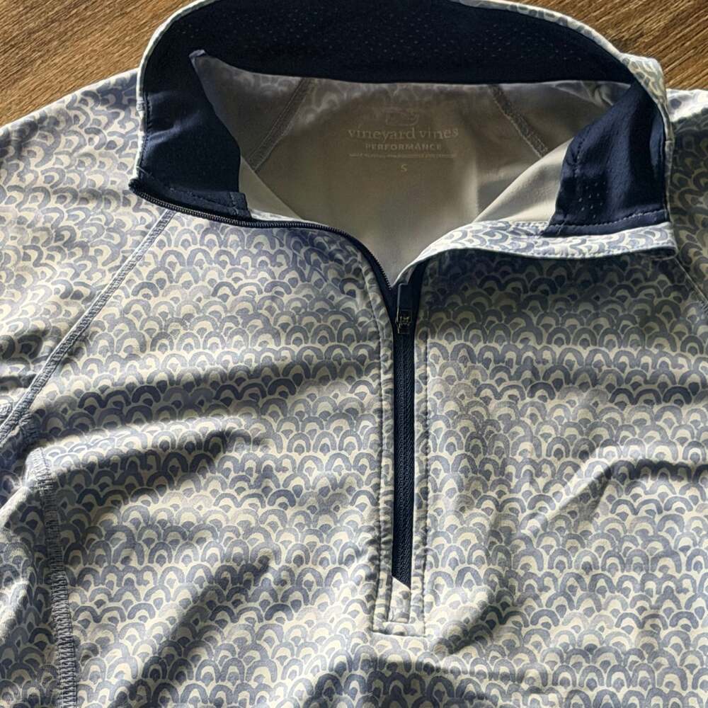 Vineyard Vines Performance Pullover Size Small - image 3